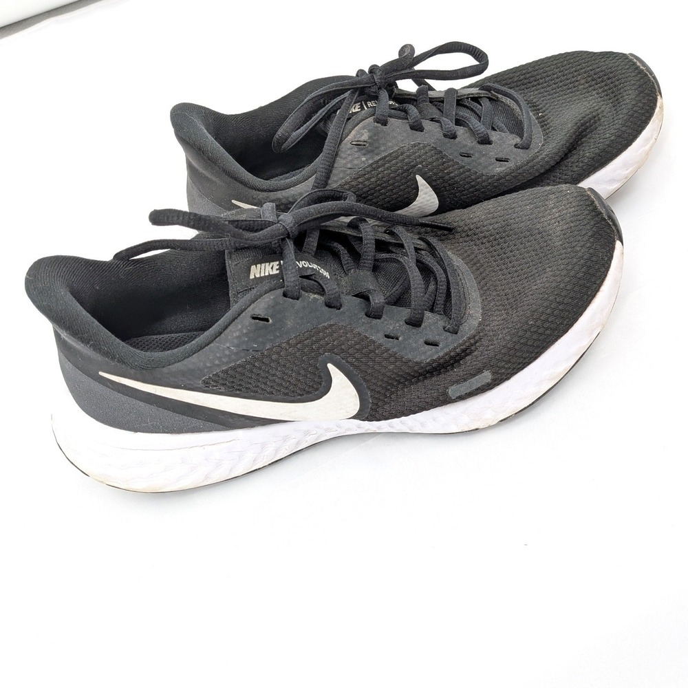 Nike Revolution 5‎ Running Shoes Black White Athletic Sneakers Womens 7.5